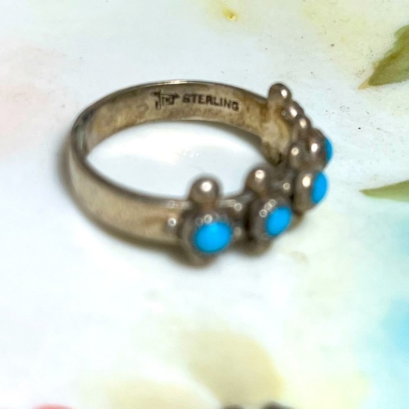 Petite Point Turquoise Sterling Silver Ring Vintage Native American - Picture 3 of 4
